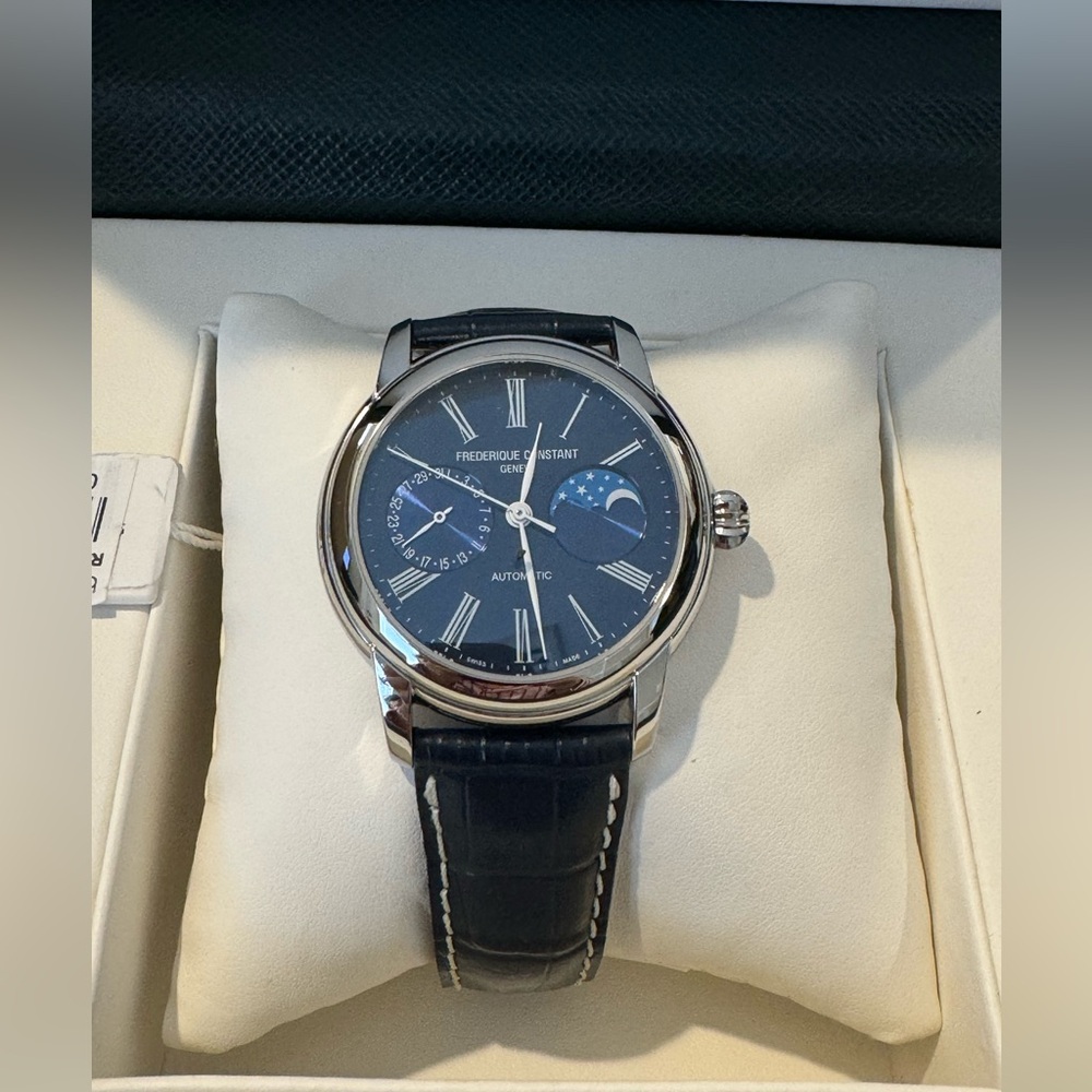 FRÉDÉRIQUE CONSTANT GENEVE MENS WATCH  (NWT)